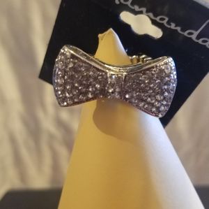This is a faux Diamond pave Bow-Tie shaped elastic